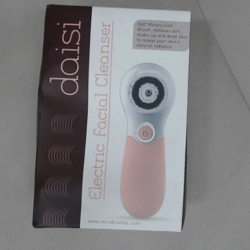 NEW‎ DAISI ELECTRIC FACIAL CLEANSER/EXFOLIATOR